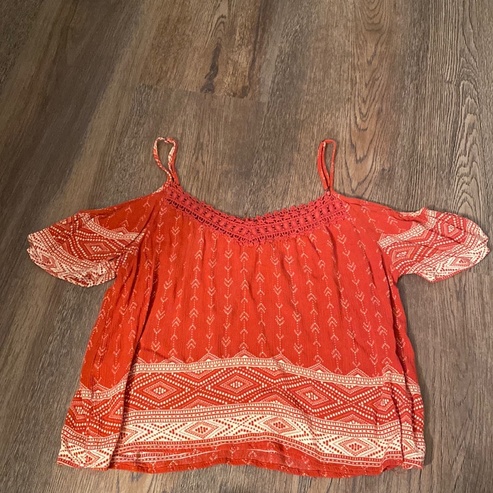 Tank top with sleeves and cutout